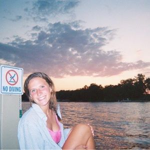 Meet your Posher, Elise